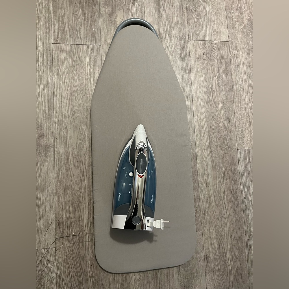 Black decker Iron and Small ironing board